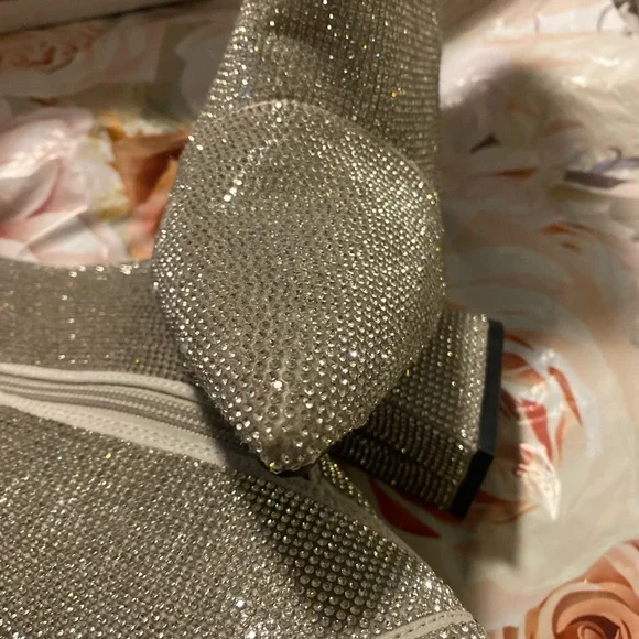 Madden Girl Silver Ankle Booties with rhinestones NWOT - Picture 6 of 10